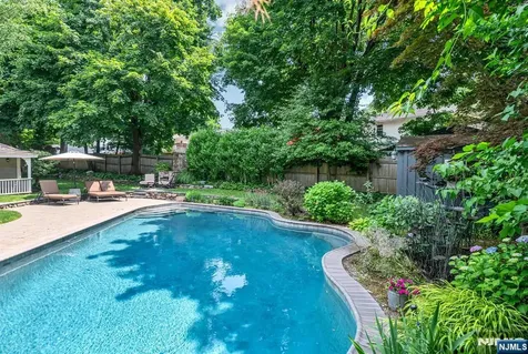 35 Jane Street Closter NJ 07624