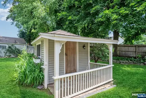 35 Jane Street Closter NJ 07624