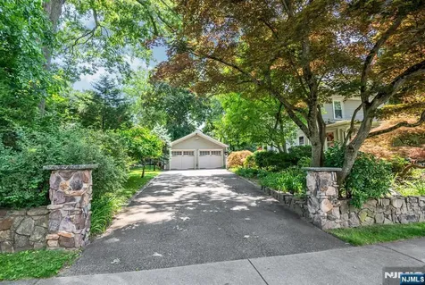 35 Jane Street Closter NJ 07624