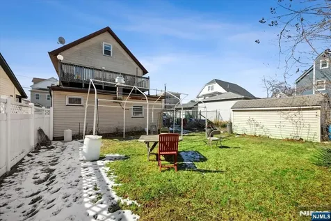 77 Maple Avenue Wallington NJ 07057