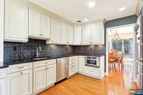 169 Grandview Lane Mahwah NJ 07430