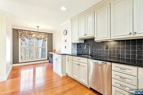 169 Grandview Lane Mahwah NJ 07430