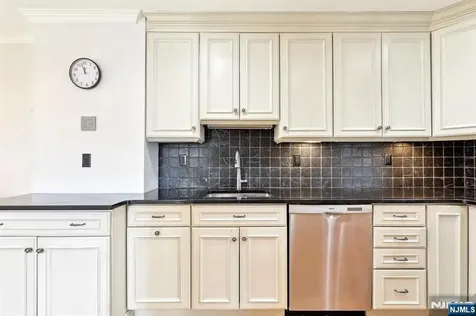 169 Grandview Lane Mahwah NJ 07430
