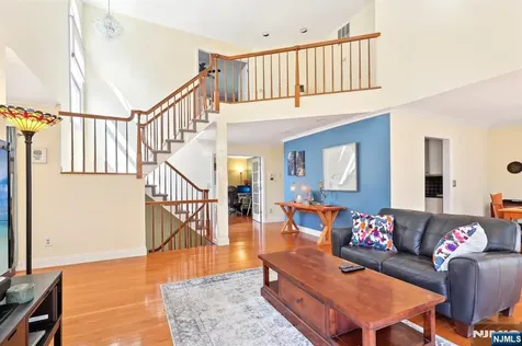 169 Grandview Lane Mahwah NJ 07430