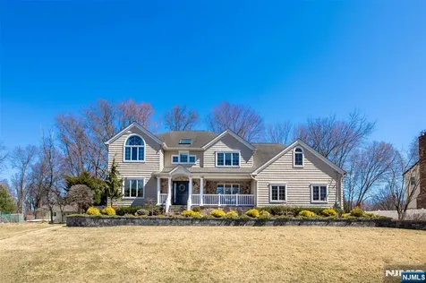 35 Arcadia Court Harrington Park NJ 07640