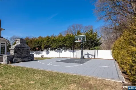 35 Arcadia Court Harrington Park NJ 07640