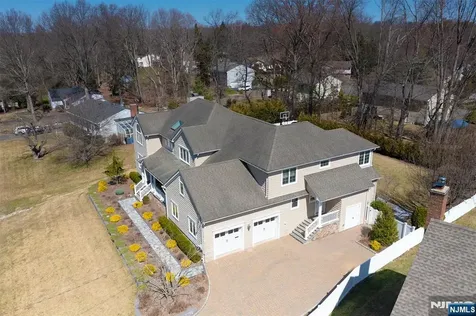 35 Arcadia Court Harrington Park NJ 07640