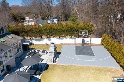 35 Arcadia Court Harrington Park NJ 07640