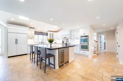 35 Arcadia Court Harrington Park NJ 07640
