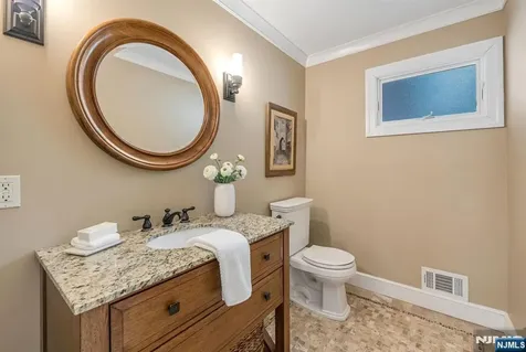 40 Cambridge Drive Allendale NJ 07401