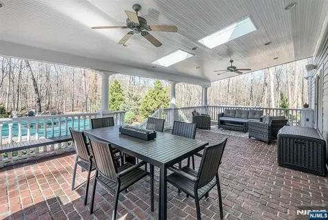40 Cambridge Drive Allendale NJ 07401