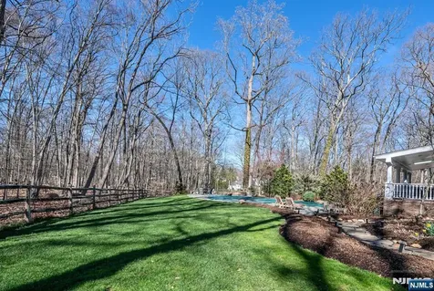 40 Cambridge Drive Allendale NJ 07401