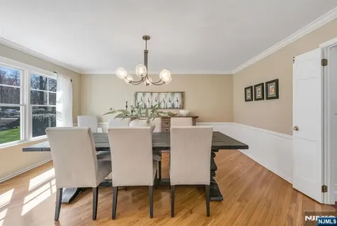 40 Cambridge Drive Allendale NJ 07401
