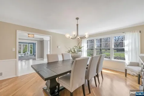 40 Cambridge Drive Allendale NJ 07401