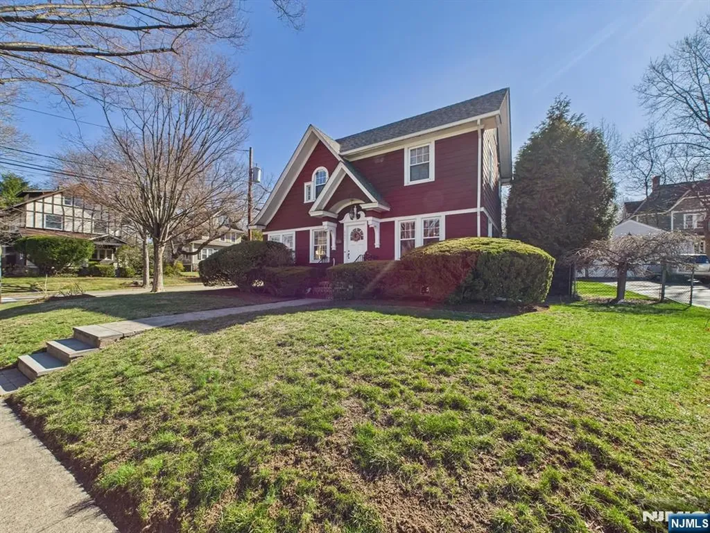 207 Doremus Avenue Ridgewood NJ 07450