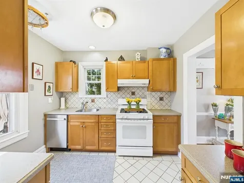 207 Doremus Avenue Ridgewood NJ 07450
