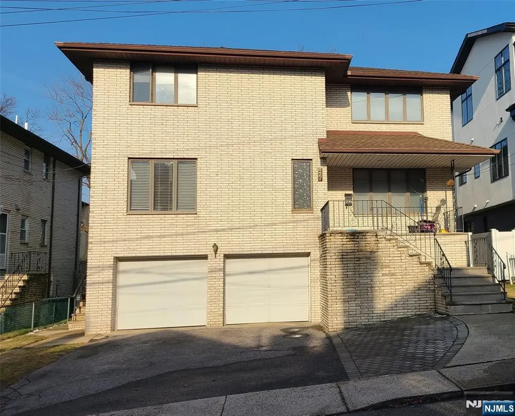 427 Grandview Place Fort Lee NJ 07024