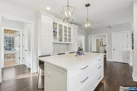 715 Hillcrest Ridgewood NJ 07450