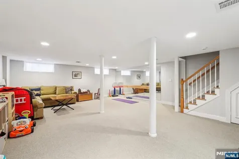 715 Hillcrest Ridgewood NJ 07450