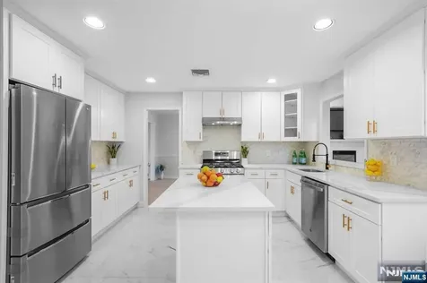 178A Eagle Avenue New Milford NJ 07646