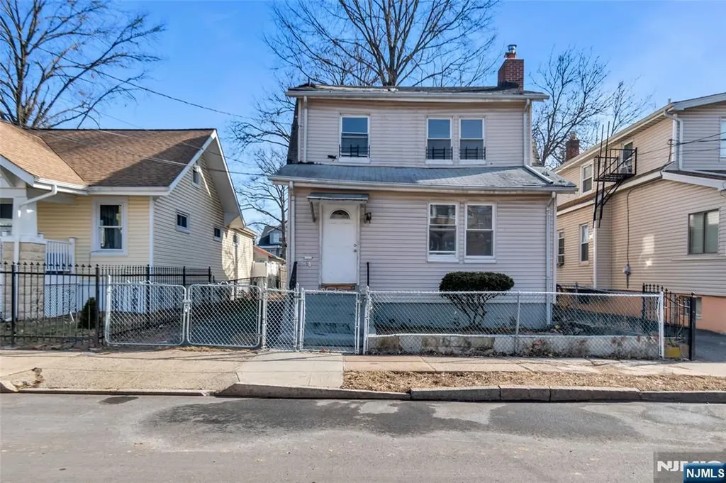 184 Sunset Avenue Newark NJ 07106