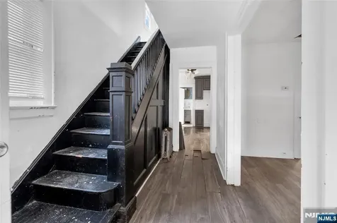 184 Sunset Avenue Newark NJ 07106