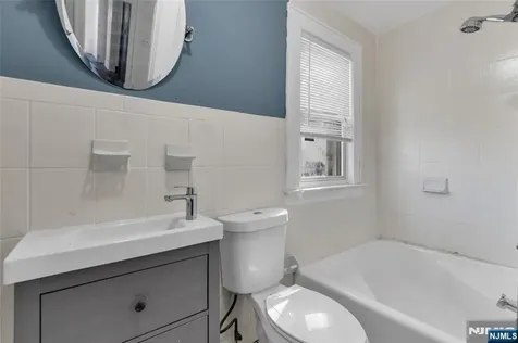 184 Sunset Avenue Newark NJ 07106