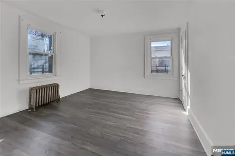 184 Sunset Avenue Newark NJ 07106