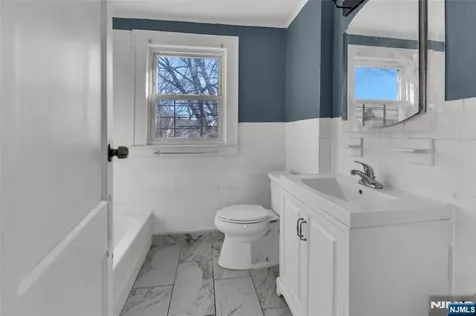 184 Sunset Avenue Newark NJ 07106
