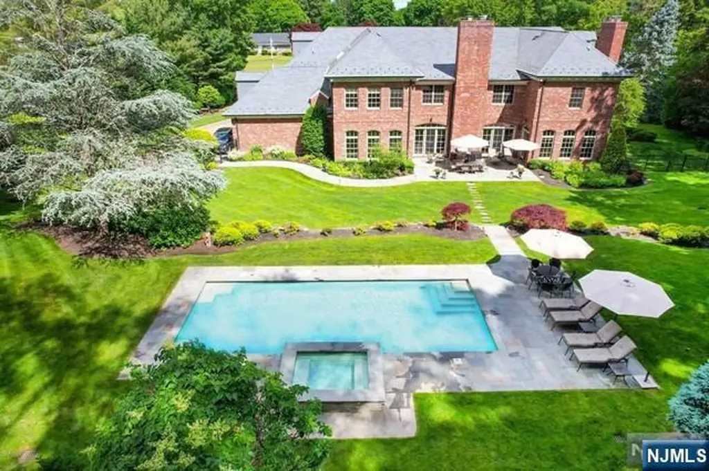 43 Chestnut Ridge Road Saddle River NJ 07458
