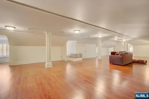 43 Chestnut Ridge Road Saddle River NJ 07458