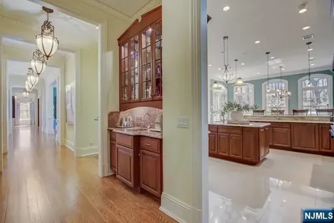 43 Chestnut Ridge Road Saddle River NJ 07458