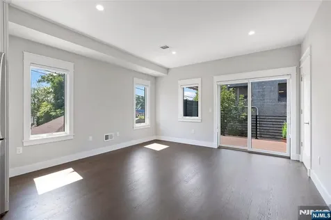 1639 Maple Street Fort Lee NJ 07024