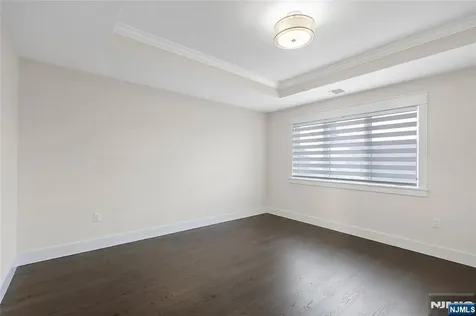 1639 Maple Street Fort Lee NJ 07024