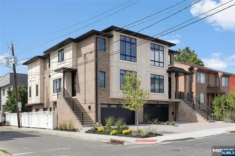 1639 Maple Street Fort Lee NJ 07024