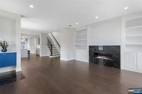 1639 Maple Street Fort Lee NJ 07024
