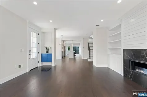 1639 Maple Street Fort Lee NJ 07024