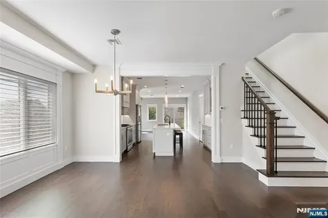 1639 Maple Street Fort Lee NJ 07024