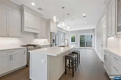 1639 Maple Street Fort Lee NJ 07024