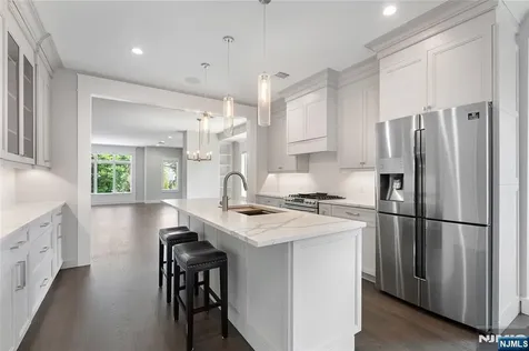 1639 Maple Street Fort Lee NJ 07024