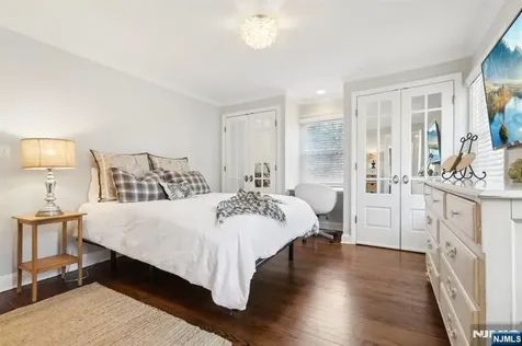 1 Van Dyke Drive Ho-ho-kus NJ 07423