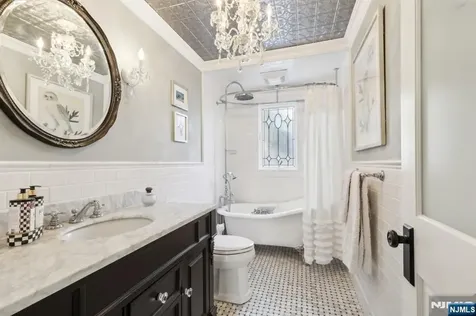 1 Van Dyke Drive Ho-ho-kus NJ 07423