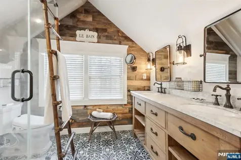 1 Van Dyke Drive Ho-ho-kus NJ 07423