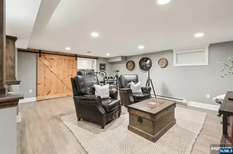 1 Van Dyke Drive Ho-ho-kus NJ 07423