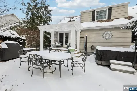 1 Van Dyke Drive Ho-ho-kus NJ 07423