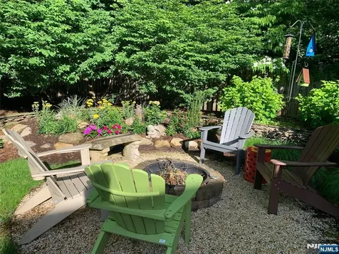 1 Van Dyke Drive Ho-ho-kus NJ 07423