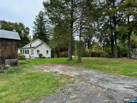 155 Schoolhouse Jefferson Township NJ 07438