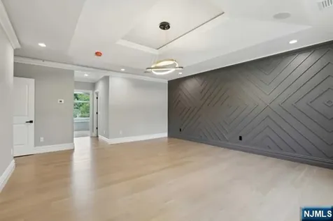 158 Lawrence Drive Paramus NJ 07652