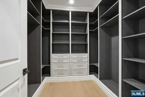 158 Lawrence Drive Paramus NJ 07652