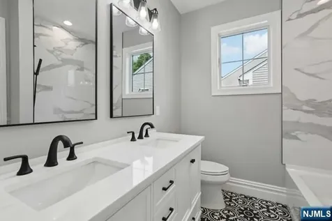 158 Lawrence Drive Paramus NJ 07652